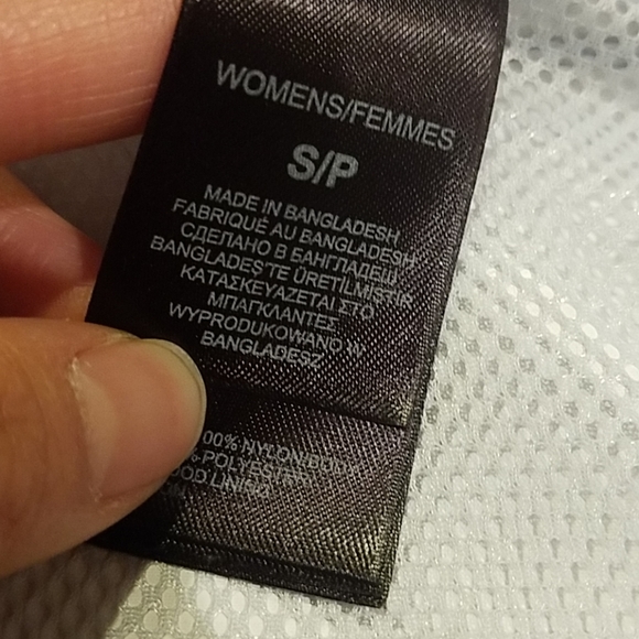 The North Face Windbreaker - Picture 4 of 6